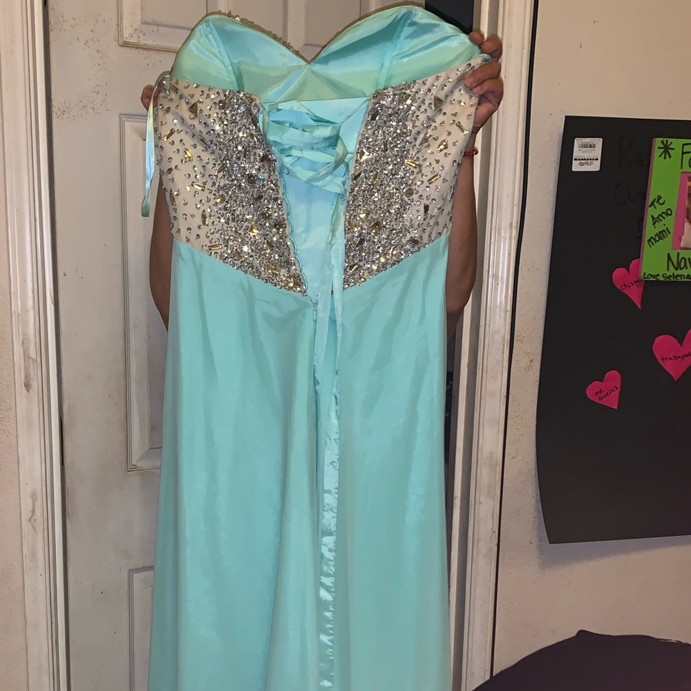 Prom dress - Picture 2 of 2